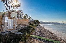 Path to the sea.